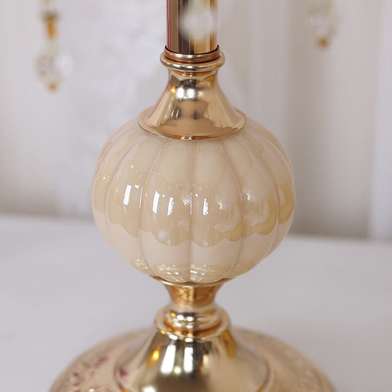 ViennaBloom | Goldene Blumentischlampe mit Stil