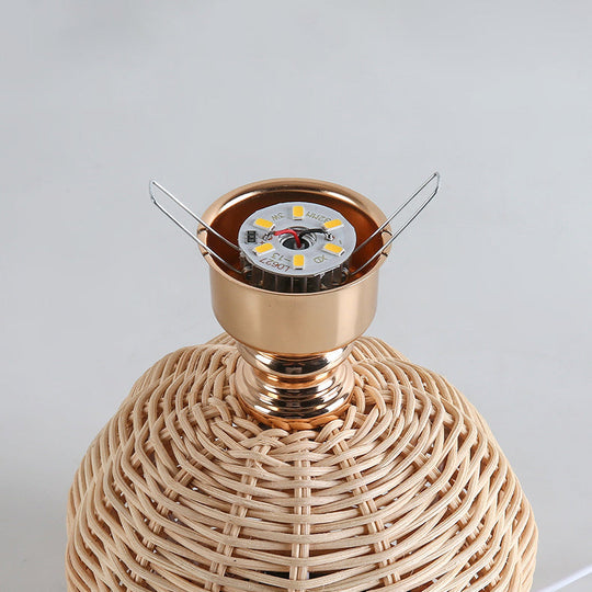 GlowWeave | Sanft dimmbare Rattanleuchte mit Fernbedienung
