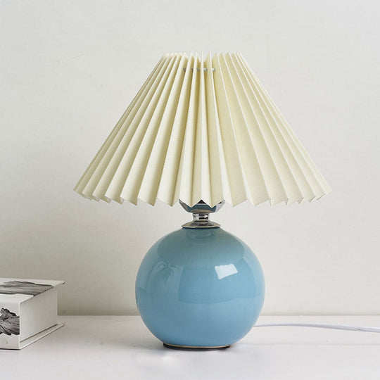 RetroFlair | Nordische Minimalistische Keramische Falten 1-Licht Tischlampe