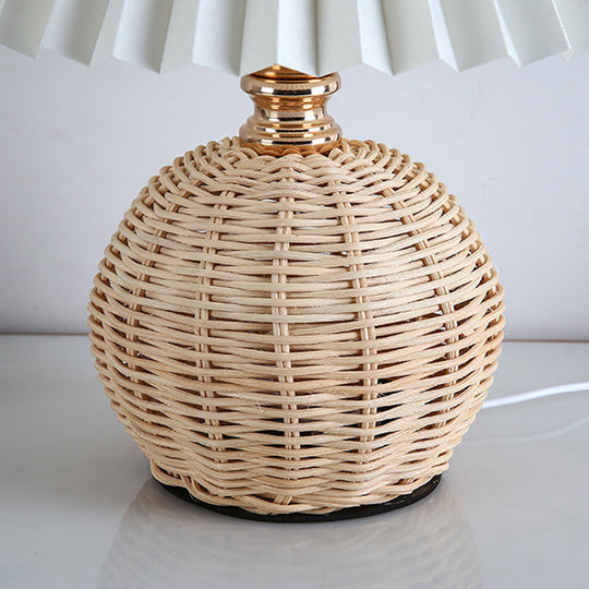 GlowWeave | Sanft dimmbare Rattanleuchte mit Fernbedienung