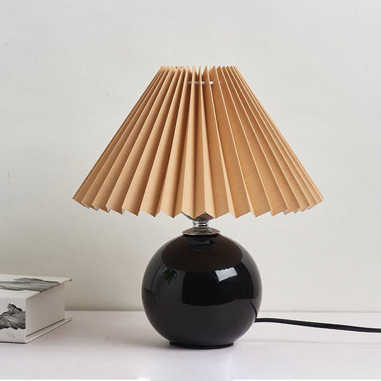 RetroFlair | Nordische Minimalistische Keramische Falten 1-Licht Tischlampe