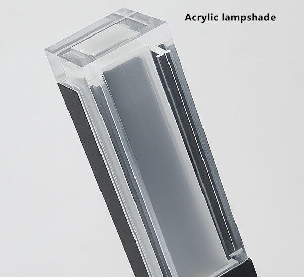BrightStem | Stilvolle Gartenleuchte aus Metall & Acryl