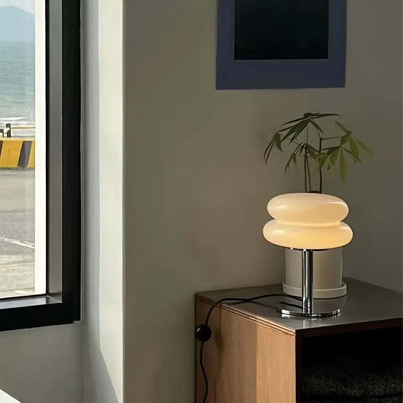 GlowZen | Moderne & elegante Tischleuchte aus Glas