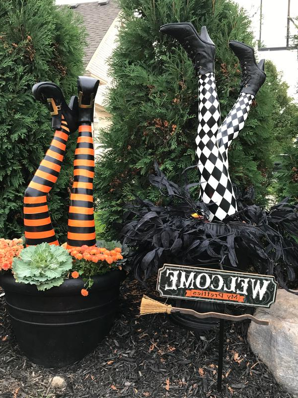WitchLegs | Lustige Hexenbeine für Garten & Eingang