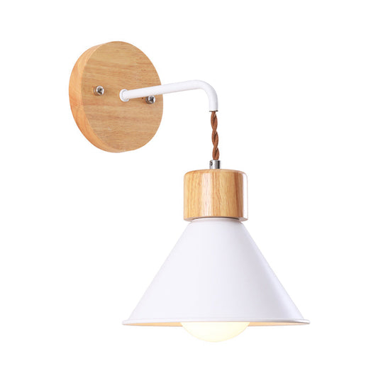 TimberLume | Wandlamp – De stijlvolle kegelvormige lamp met een houten kap