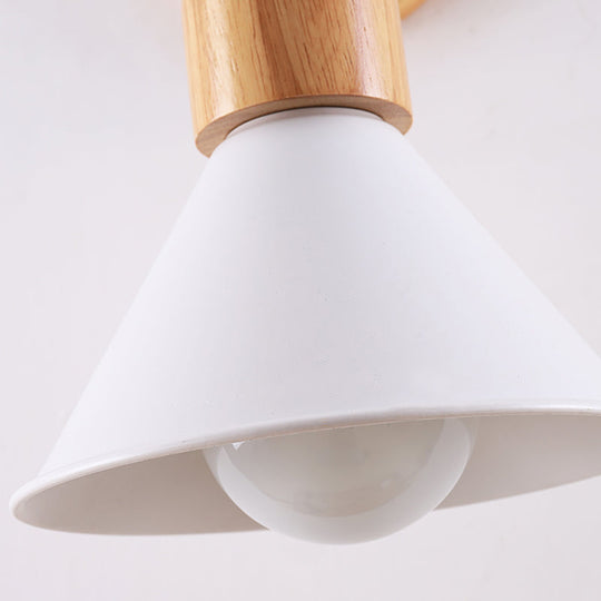 TimberLume | Wandlamp – De stijlvolle kegelvormige lamp met een houten kap