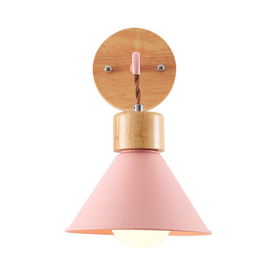 TimberLume | Wandlamp – De stijlvolle kegelvormige lamp met een houten kap