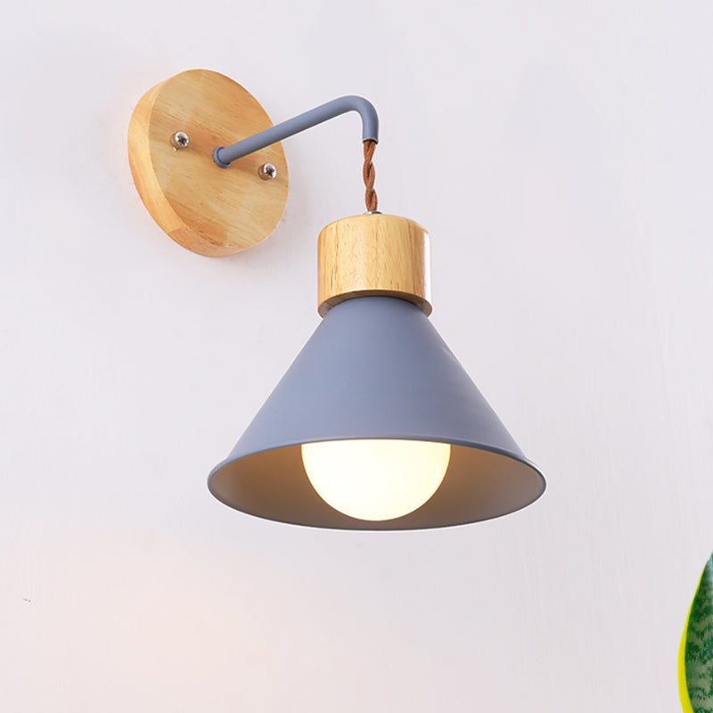 TimberLume | Wandlamp – De stijlvolle kegelvormige lamp met een houten kap