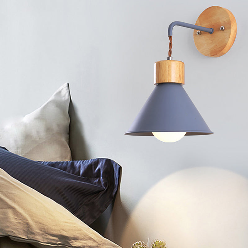 TimberLume | Wandlamp – De stijlvolle kegelvormige lamp met een houten kap