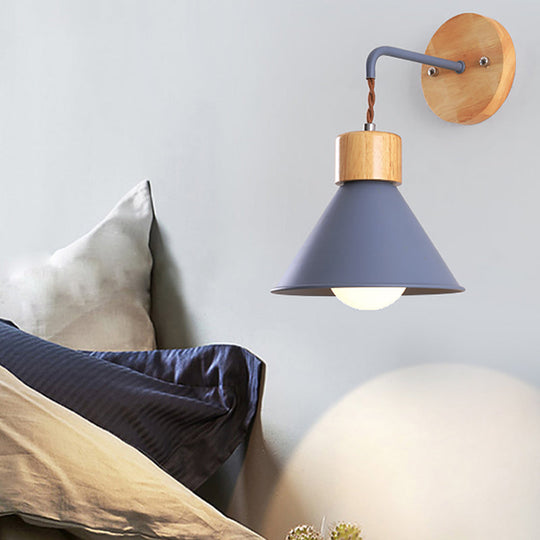 TimberLume | Wandlamp – De stijlvolle kegelvormige lamp met een houten kap
