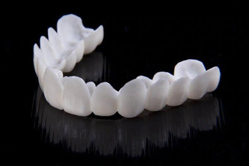 DentGlow | Verstellbare Zahnprothese – Natürlicher Look & Passform