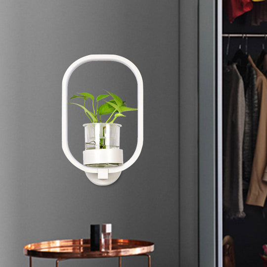 LivingLux | Wandleuchte – Industrieller Stil mit einer modernen ovalen Form