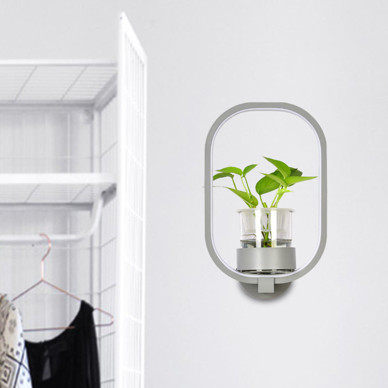 LivingLux | Wandleuchte – Industrieller Stil mit einer modernen ovalen Form