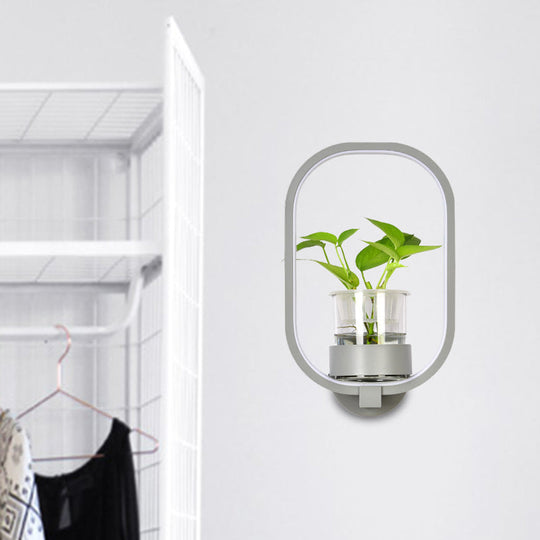 LivingLux | Wandleuchte – Industrieller Stil mit einer modernen ovalen Form