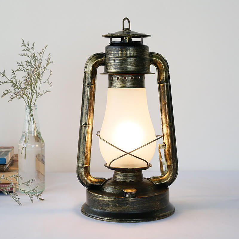 BronzeBlaze | Antike Tischlampe im Kerosin-Stil