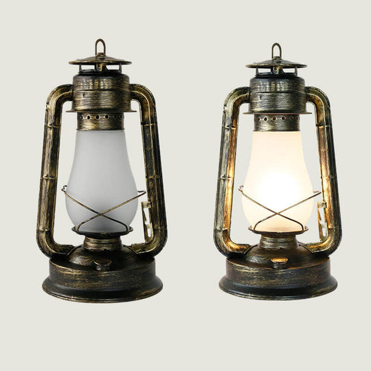 BronzeBlaze | Antike Tischlampe im Kerosin-Stil