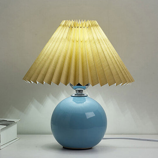 RetroFlair | Nordische Minimalistische Keramische Falten 1-Licht Tischlampe