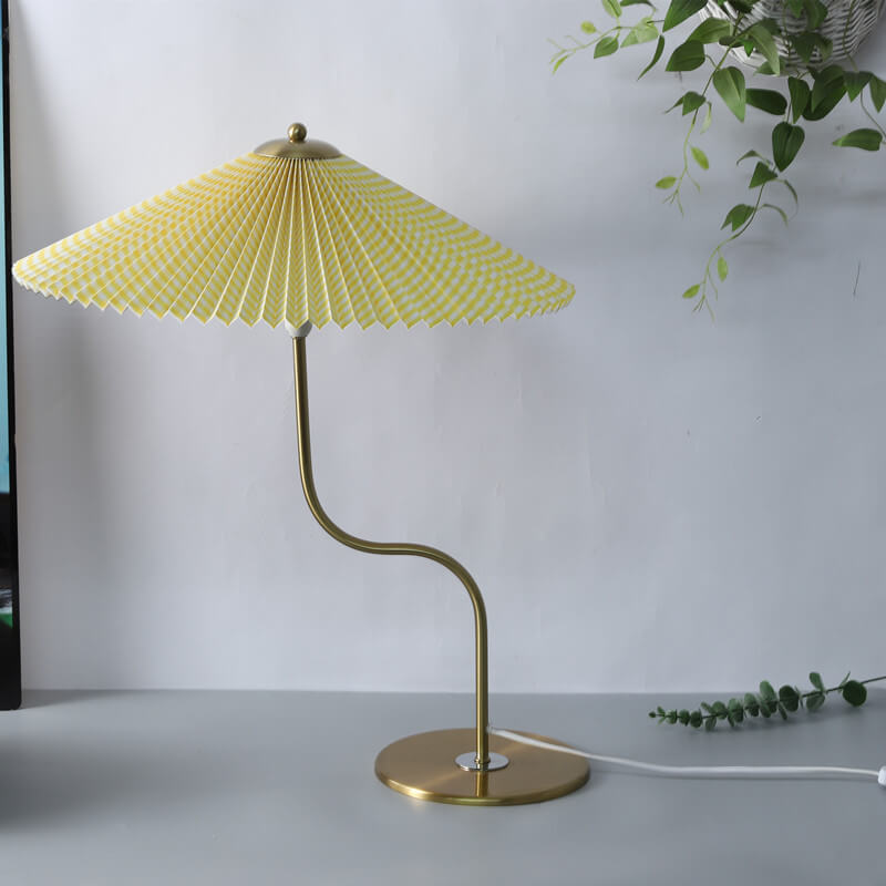 GlowDome | Elegante Tischlampe mit Stoffschirm & 110V Anschluss