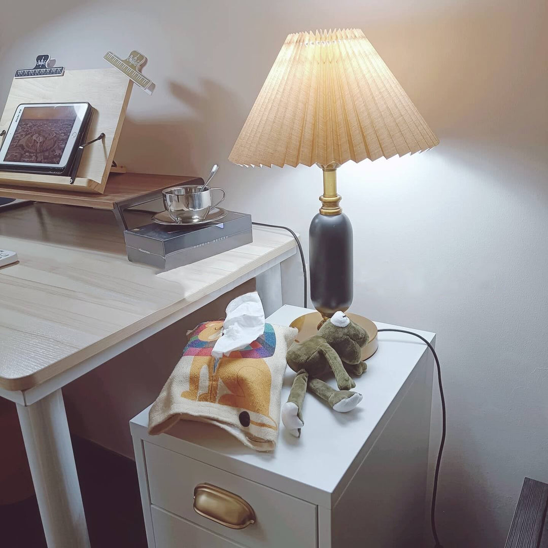 ColuShine | Retro Säulenlampe mit Plisseeschirm