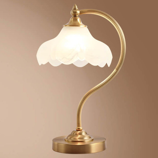 LumaFlora | Vintage Messing Glas Blütenblatt Schirm 1-Licht Tischlampe