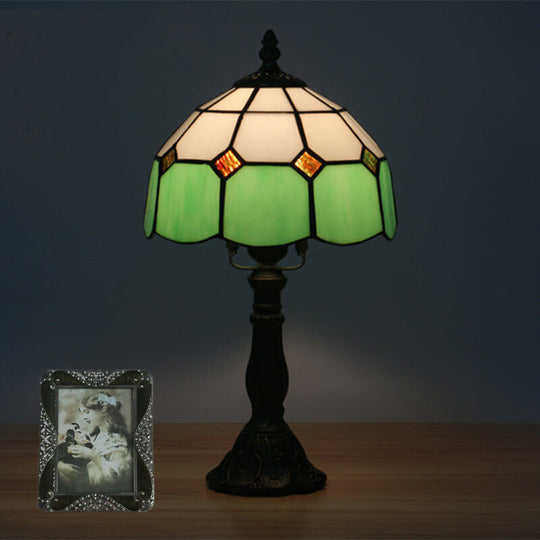 TiffaGlow | Mediterrane Tiffany-Tischlampe in Buntglas