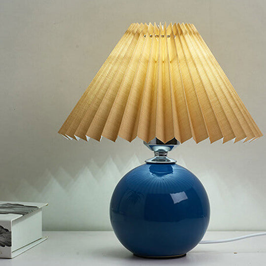 RetroFlair | Nordische Minimalistische Keramische Falten 1-Licht Tischlampe