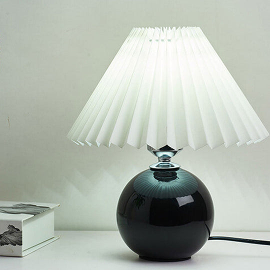 RetroFlair | Nordische Minimalistische Keramische Falten 1-Licht Tischlampe
