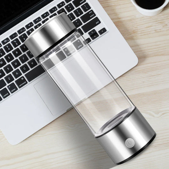 AquaPure | Wasserflasche – Nachhaltige Flüssigkeitszufuhr mit BPA-freien Materialien