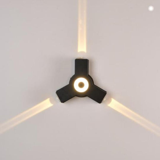 GlowCross | Moderne Wandleuchte in Kreuzform