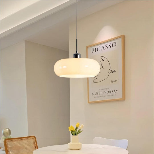 FormaGlow | Vintage Bauhaus Pendelleuchte mit modelliertem Glasschirm