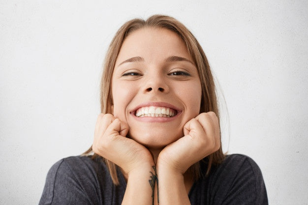 DentGlow | Verstellbare Zahnprothese – Natürlicher Look & Passform