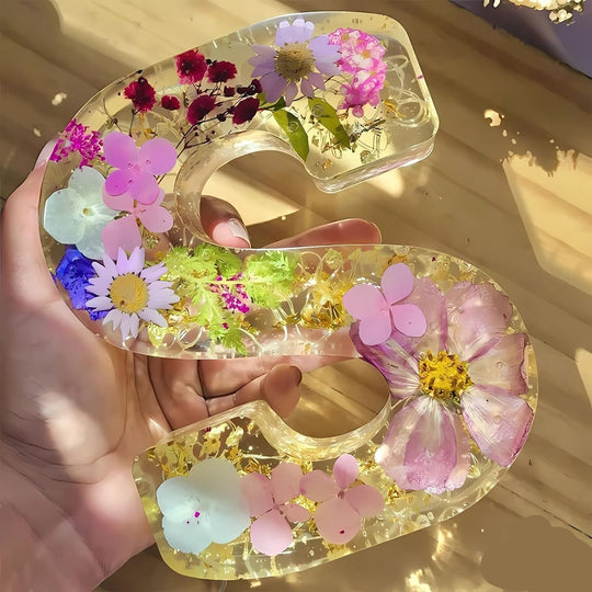 FloraLetter | Harzlampe – Personalisierte Blumenbuchstaben mit Licht