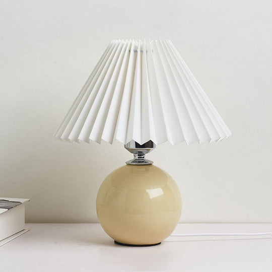 RetroFlair | Nordische Minimalistische Keramische Falten 1-Licht Tischlampe
