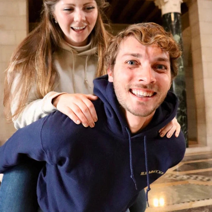 Amorio | Couple Hoodie – Liebe & Personalisierung