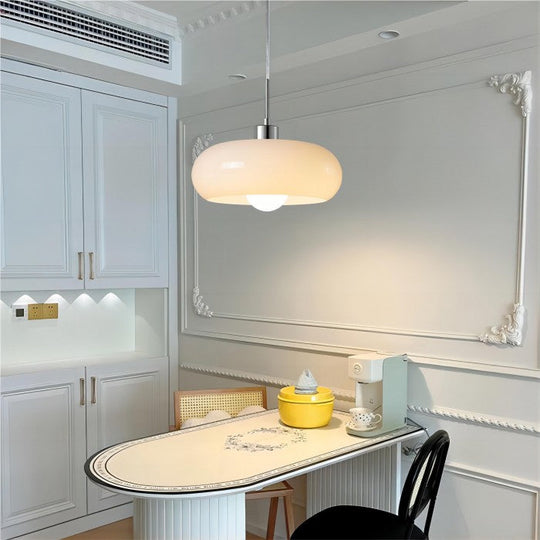 FormaGlow | Vintage Bauhaus Pendelleuchte mit modelliertem Glasschirm