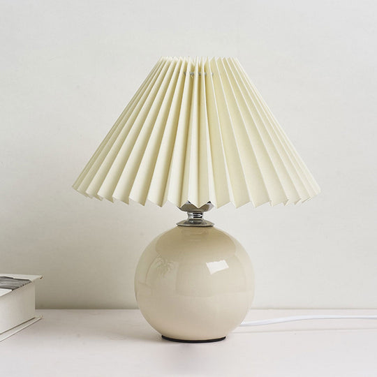 RetroFlair | Nordische Minimalistische Keramische Falten 1-Licht Tischlampe