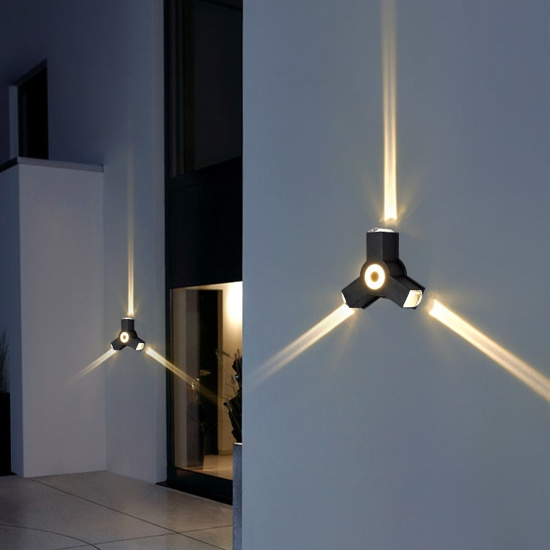 GlowCross | Moderne Wandleuchte in Kreuzform