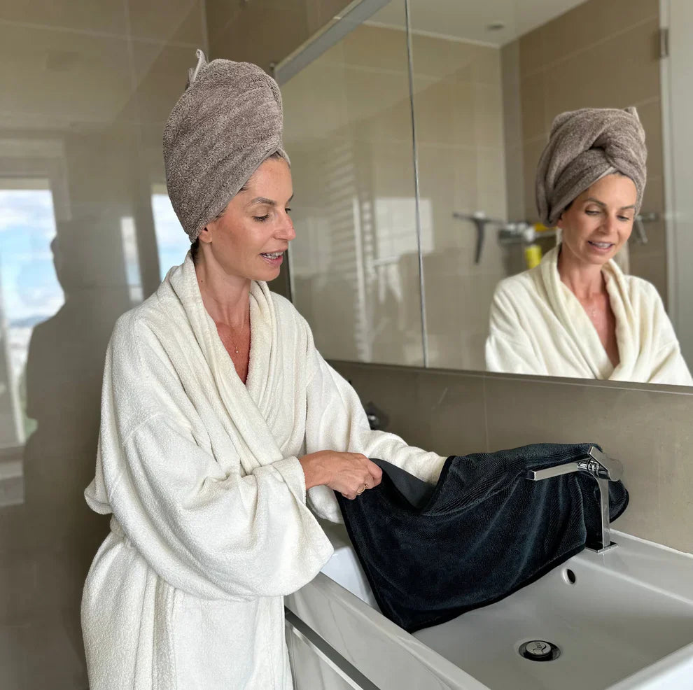 AquaDry | Premium & Tragbares Mikrofasertuch4