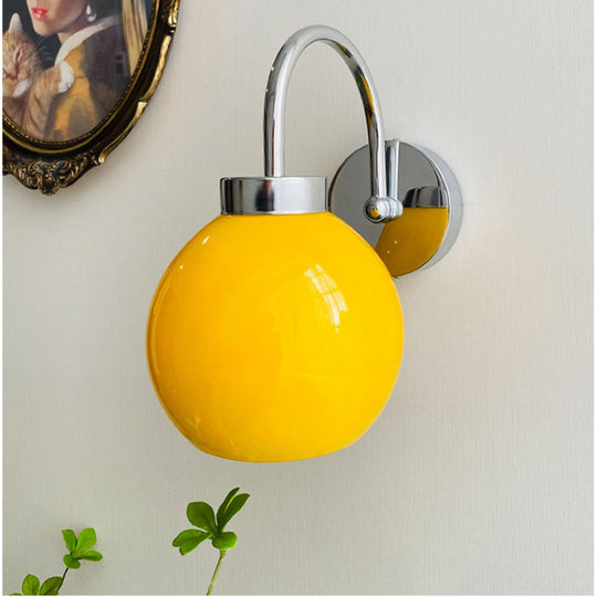 AuraBall | Elegante kugelförmige Wandleuchte3