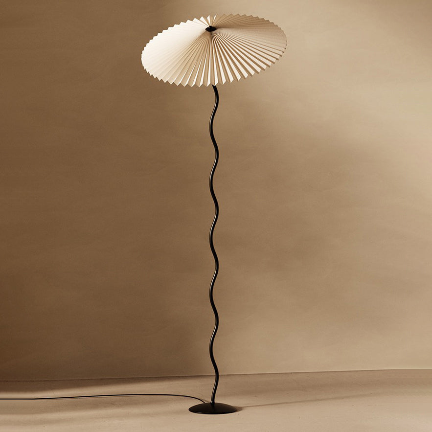 KasaGlow | Traditionelle japanische Stoff-Eisen-Regenschirm 1-Licht Stehlampe