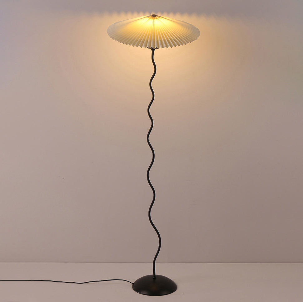KasaGlow | Traditionelle japanische Stoff-Eisen-Regenschirm 1-Licht Stehlampe