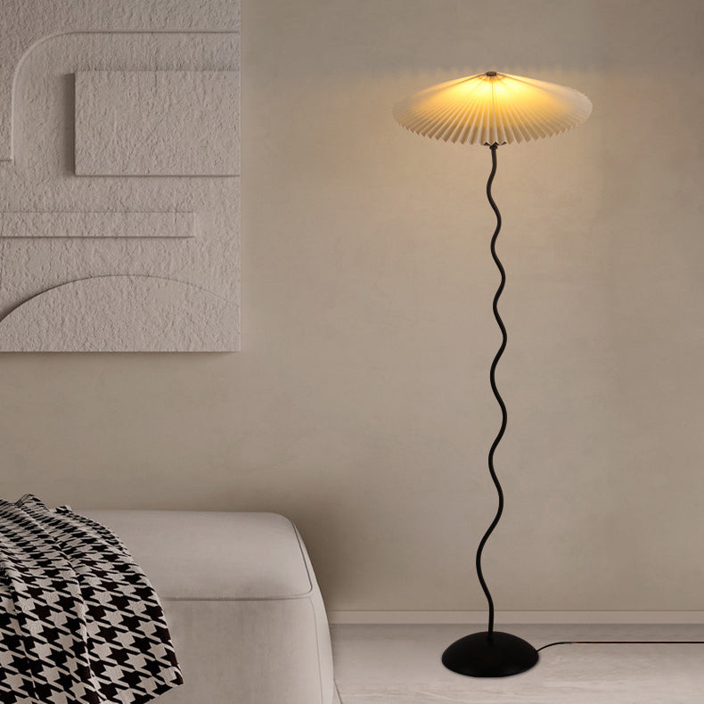 KasaGlow | Traditionelle japanische Stoff-Eisen-Regenschirm 1-Licht Stehlampe