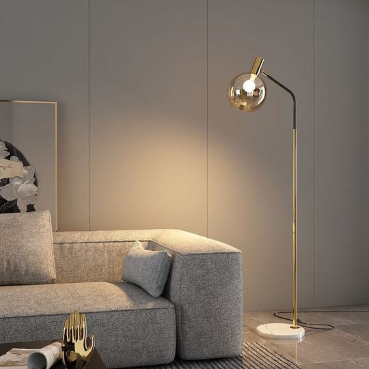 GlasLumo | Nordische Stehlampe mit verstellbarem Glaskopf