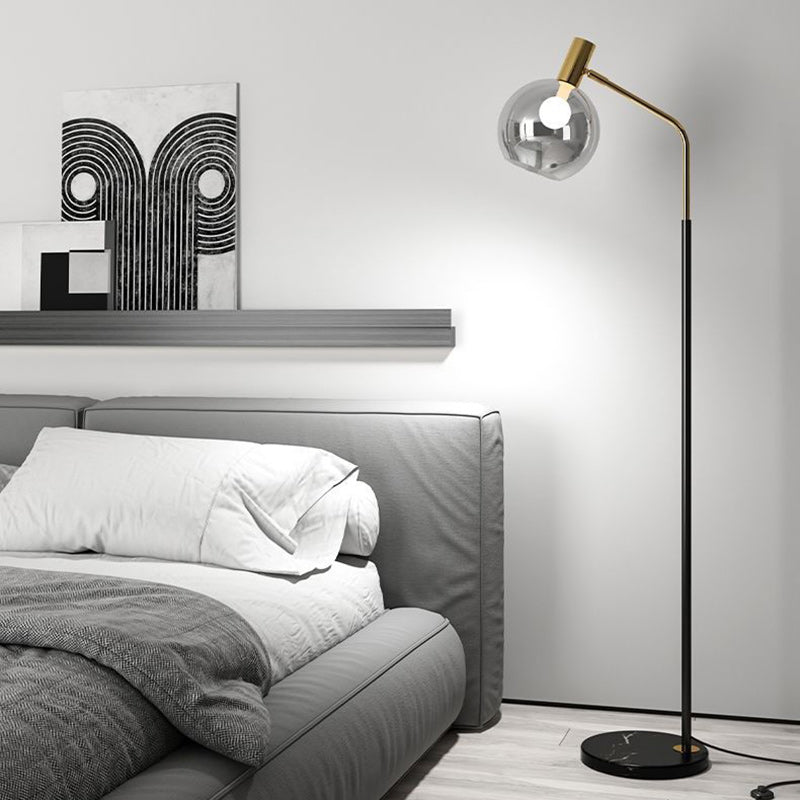 GlasLumo | Nordische Stehlampe mit verstellbarem Glaskopf