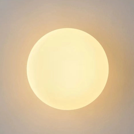 WhiteDome | Moderne Wandleuchte mit Glaskugel