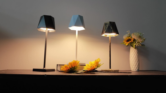 BrightEase | Leichte Kabellose Schreibtischlampe9