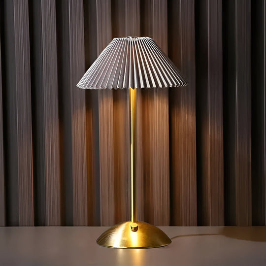 BrightGlow | Elegante & Kabellose Tischlampe1