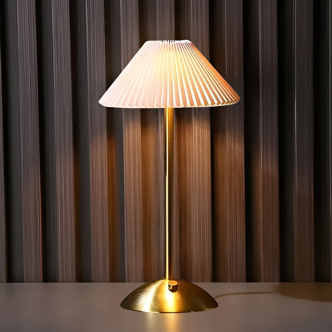 BrightGlow | Elegante & Kabellose Tischlampe3