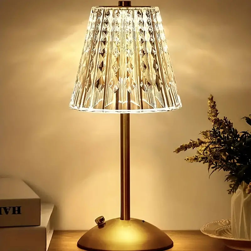 CrystalGlow | Moderne und Luxuriöse Kristall-Tischlampe1