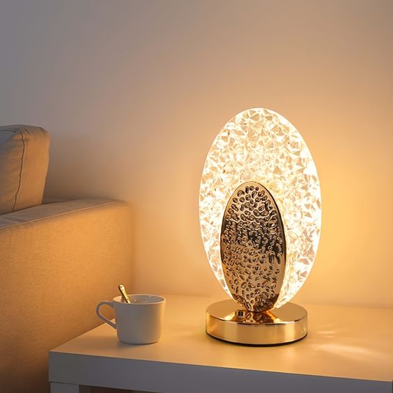 CrystalShine | Elegante & Luxuriöse Pfauen-Tischlampe2